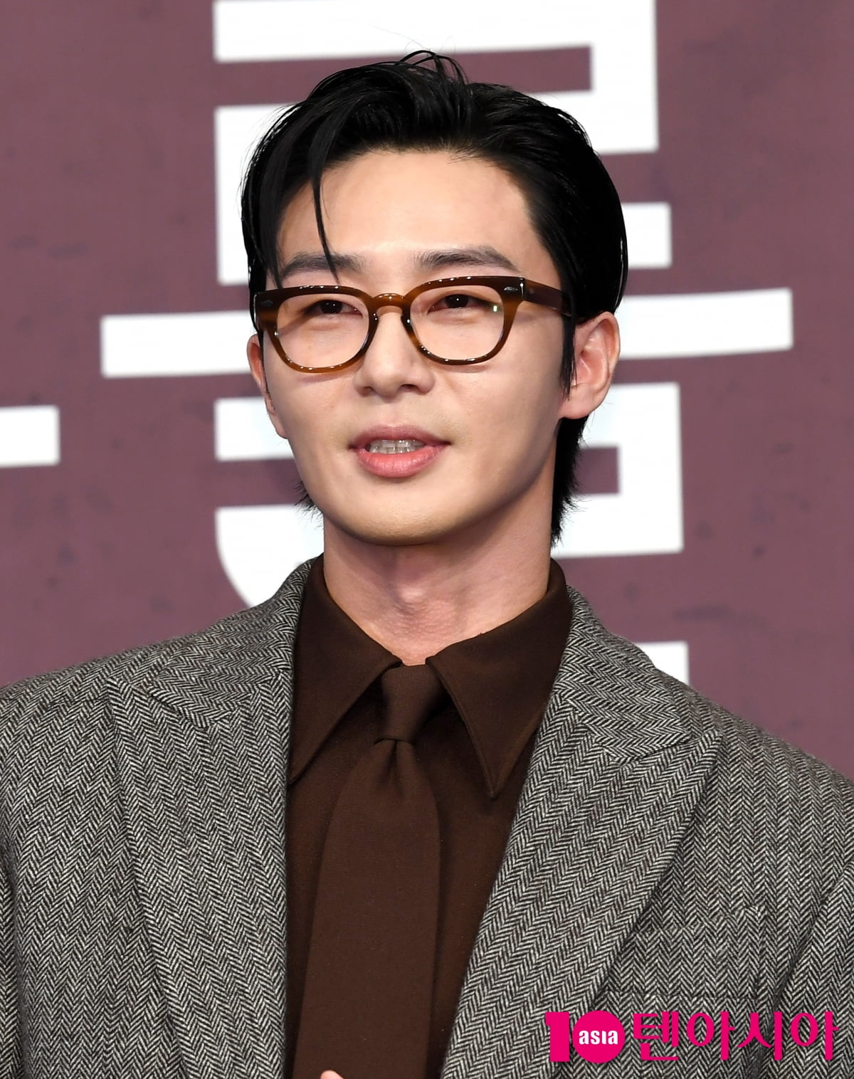 Park Seo-jun Attends Press Conference for New JTBC Drama 'Surely Tomorrow'