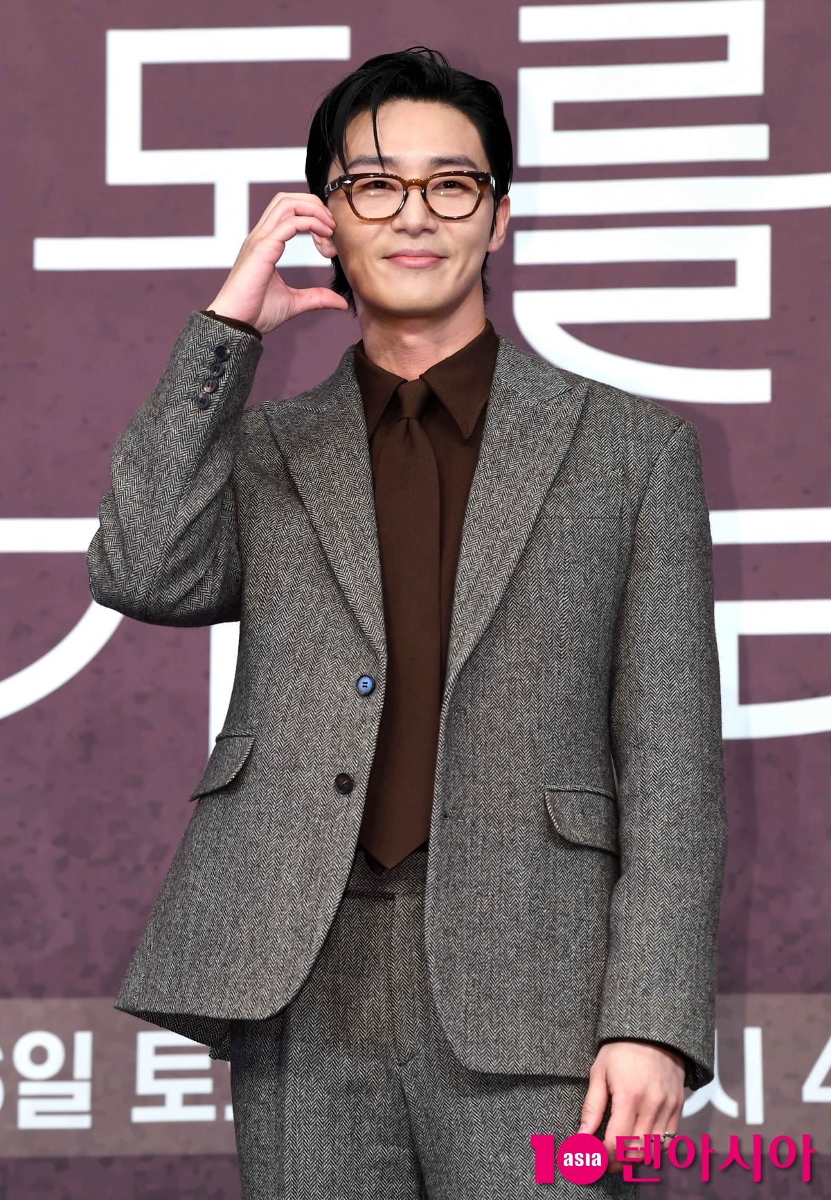 Park Seo-jun Attends Press Conference for New JTBC Drama 'Surely Tomorrow'