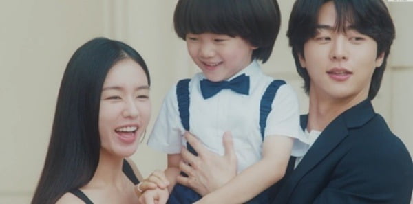 ドラマ『ダイナマイト・キス』でチャン・ギヨンがアン・ウンジンの秘密を知る