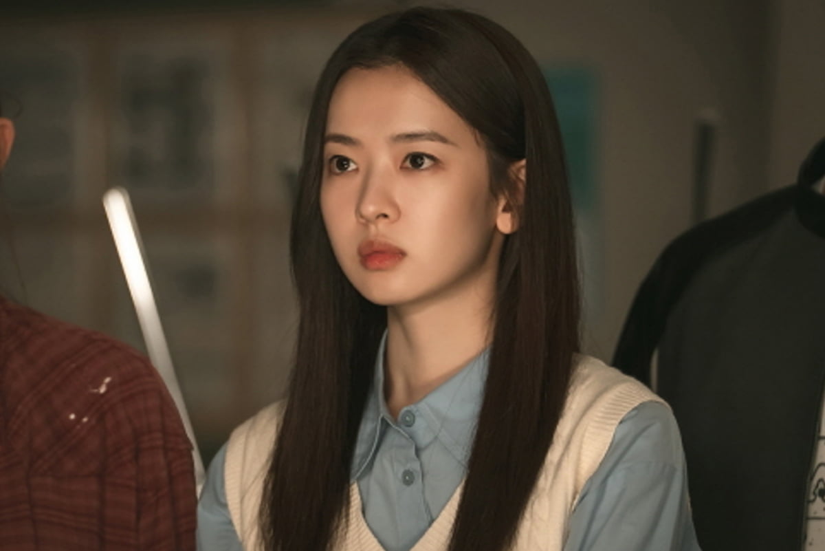 Actress Hwang Bo-reum-byeol Reflects on Her Role in 'The 4th Love Revolution'