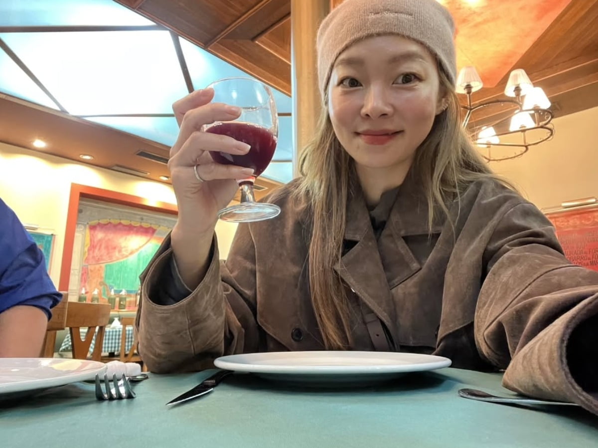 モデル兼タレントのソン・ヘナ、バルセロナでの美しい近況を公開