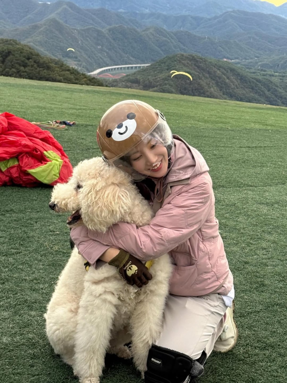 Kwon Eun-bi Embraces Winter Fashion with Outdoor Brand Collaboration