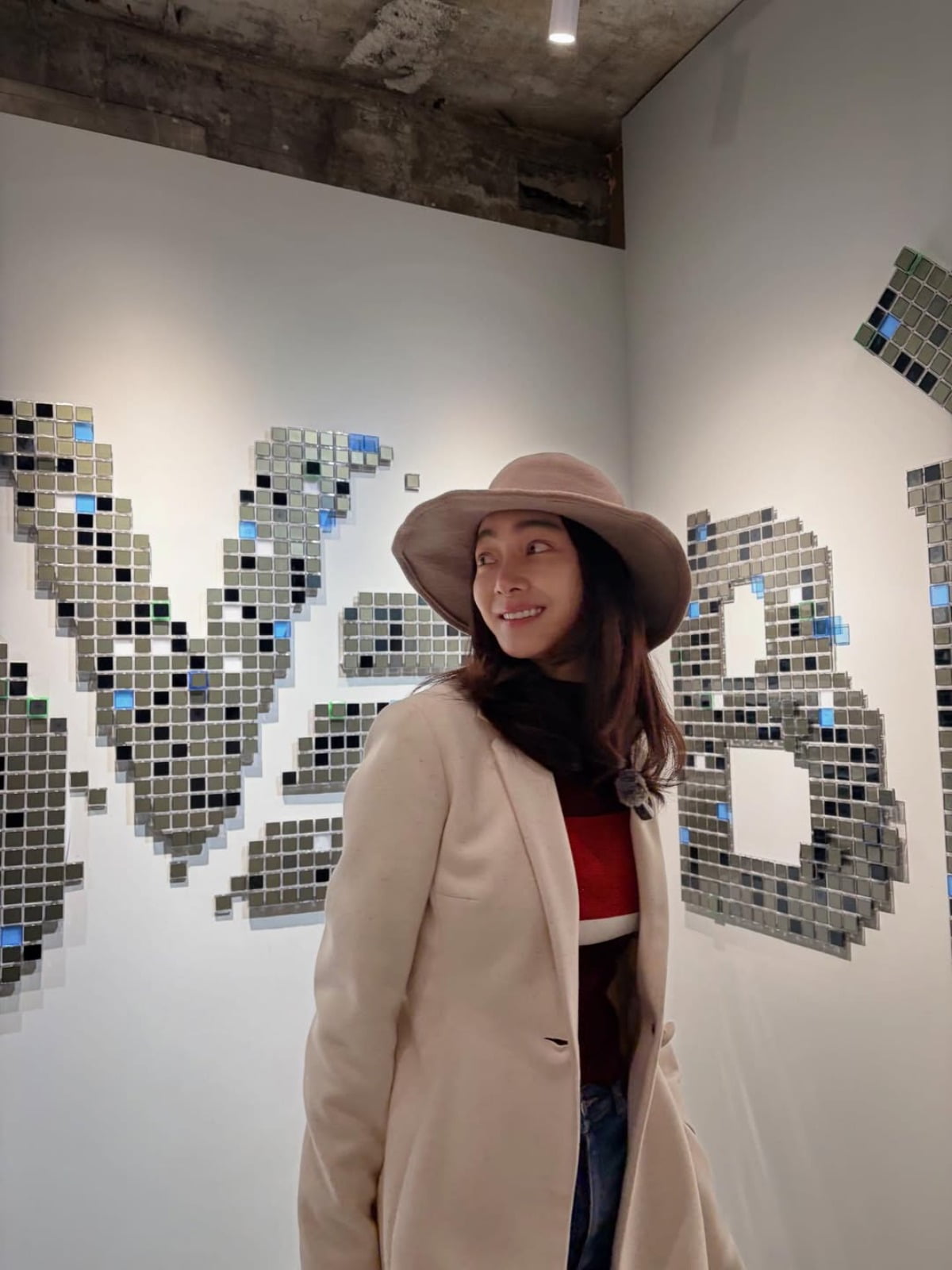 セ・ヒョリム、優雅なファッションで近況報告