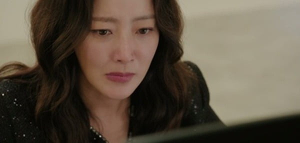 Kim Hee-sun Takes a Stand Against Injustice in 'No Next Life'