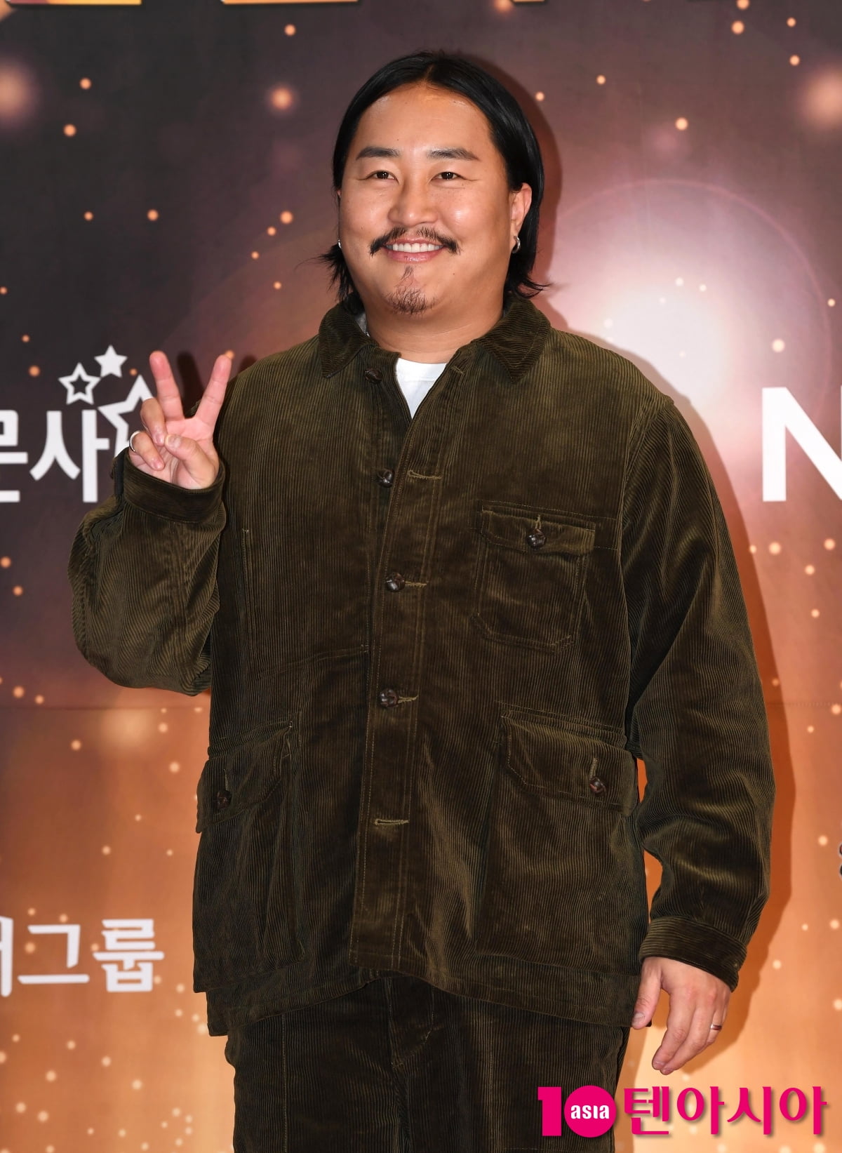 Jo Jae-joo Shines at the 33rd Korea Culture and Entertainment Awards in Seoul