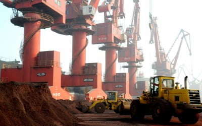 中, 무역협정후 첫 서방에 대한 희토류 수출 허가