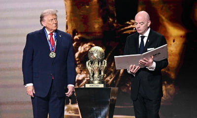 트럼프, 신설 FIFA 평화상 수상…"내 인생의 큰 영예"