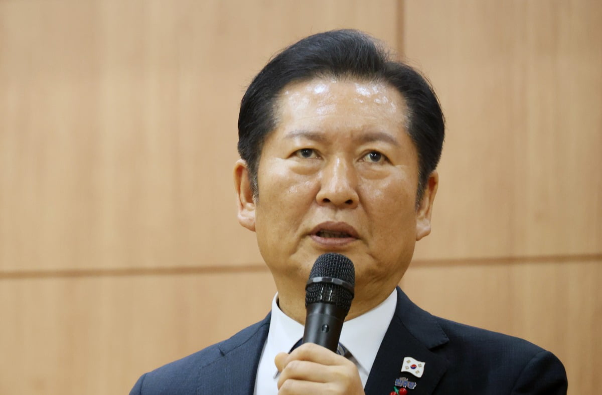 정청래 "계엄 이겨낸 국민들 노벨평화상 수상 자격 있어"