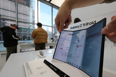 10명 중에 8명 이상 '갤럭시'…'압도적 우위' 삼성