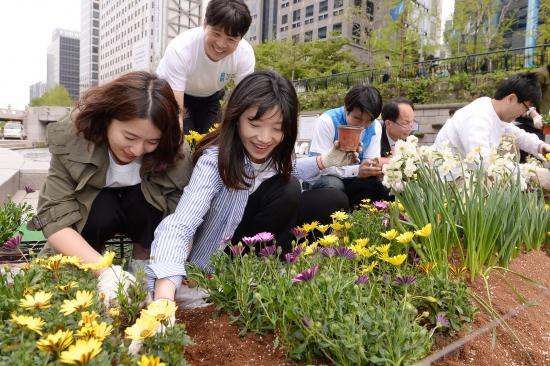 청계천 쌈지공원 조성