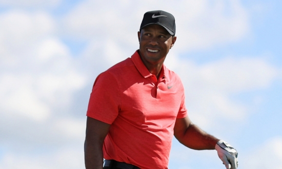 NASSAU, BAHAMAS - DECEMBER 03:  Tiger Woods of the United States warms up on the range prior to the final round of the Hero World Challenge at Albany, Bahamas on December 3, 2017 in Nassau, Bahamas.  (Photo by Mike Ehrmann/Getty Images)