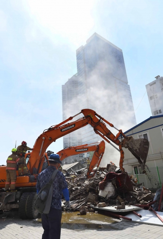 용산 4층 건물 완전히 붕괴
