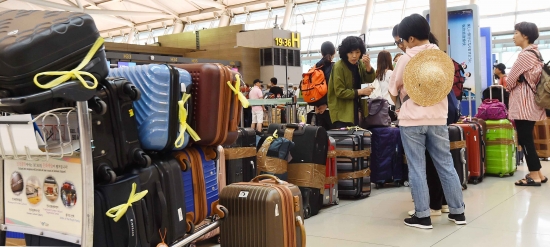 휴가철 시작, 붐비는 인천공항