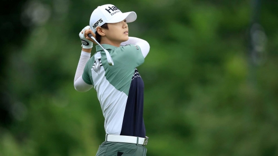 더블 보기 역습에 발목잡힌 박성현, LPGA 인디위민스 3라운드 2타 차 2위… 그래도 역전기회 남겼다