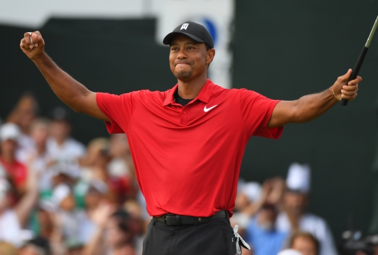 <YONHAP PHOTO-1280> Sep 23, 2018; Atlanta, GA, USA;  Tiger Woods reacts to win the Tour Championship golf tournament at East Lake Golf Club. Mandatory Credit: Christopher Hanewinckel-USA TODAY Sports/2018-09-24 07:11:16/ <저작권자 ⓒ 1980-2018 ㈜연합뉴스. 무단 전재 재배포 금지.>