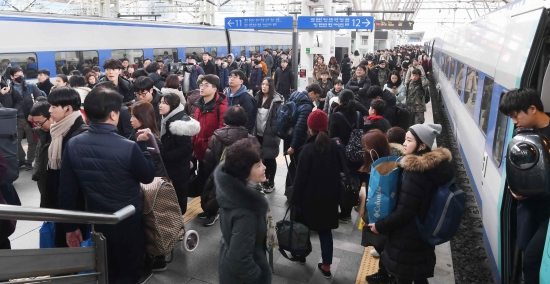 귀경객들로 붐비는 서울역