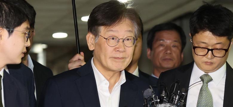 <font color="#ee4c4c">속보 </font>이재명 구속 영장 기각…법원 "증거인멸 우려 없다"