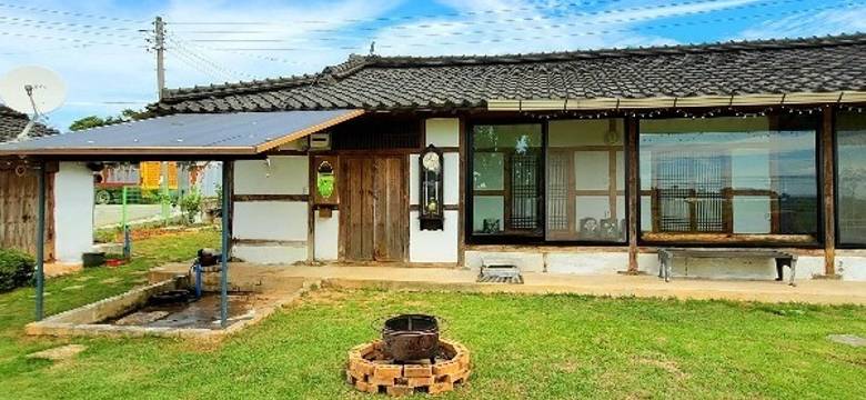 유튜브 믿고 산 '골칫덩이 시골집'…"이젠 月200만원 벌죠" 